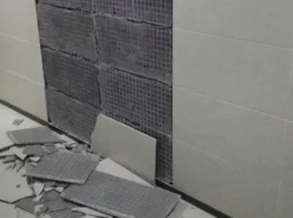 红安瓷砖空鼓维修公司分享下红安墙砖松动维修的知识